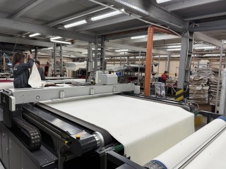 Будущие мастера: участники СВО оценили условия труда на мебельном предприятии в Электростали