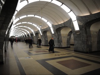 «Я что, преступница?»: жертву домогательств в метро признали виновной