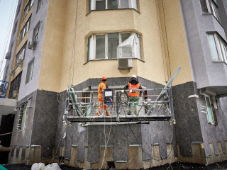 Старые стены уходят в прошлое: как преобразят фасады жилых домов на Ашхабадской