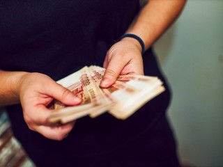 70% россиян потратят на новогодние подарки не более ₽10 000
