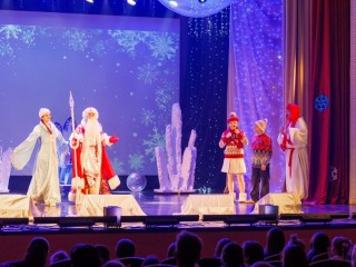 Дети помогали вернуть волшебство на Елках главы Каширы