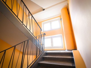 Подъезд в доме на улице Фрунзе отремонтируют