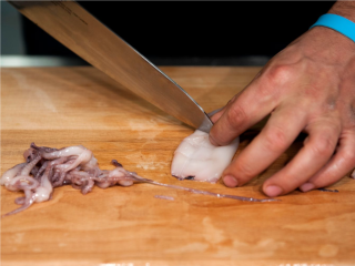 Это новогоднее блюдо покорит сердца всех гостей: как приготовить салат «Нептун»