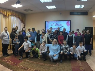 Праздник без границ: как особенный концерт в центре «Доверие» стал главным подарком ко Дню матери