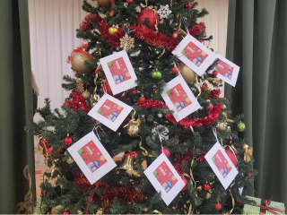 В Красногорске исполнили мечты детей участников СВО на «Елке желаний»