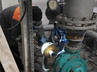 Сотрудники «Водоканала» ликвидировали 51 засор: как не превратить унитаз в источник бед