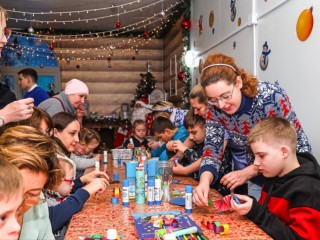Первый мастер-класс акции «МастЕРские Деда Мороза» состоялся для детей с ОВЗ