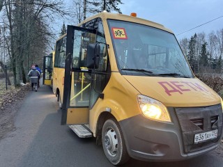 Новый автобус поможет школьникам Шаховской приезжать на уроки заранее