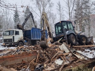 Почти два десятка устаревших торговых точек, которые нарушали закон, снесли в Клину