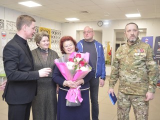 Честь и отвага: в шатурской школе №1 открыли стенд Герою России Юрию Пытикову