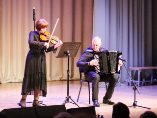 Балалайка, аккордеон и волшебные голоса: что ждет зрителей на концерте «Опять метель»