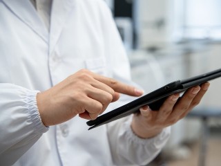 Жалобы на Лобненскую больницу сократились на 28% после внедрения QR-опросов