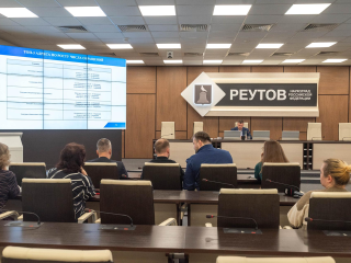 На «Часе ЖКХ» обсудили сбои в водоснабжении и дежурства на новогодние праздники