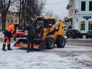 Снежный фронт в Звенигороде: как коммунальные службы справляются с последствиями снегопада