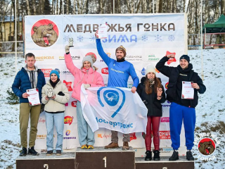 Снег, лед и 24 препятствия: тренер из Реутова выиграла сложную зимнюю гонку