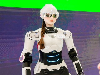 Роботов подгонят под стандарт: как после этого с ними придется работать