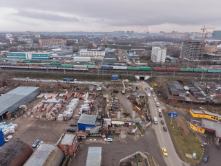 Перенос коммуникаций и устройство опор: как продвигается строительство нового путепровода в Люберцах