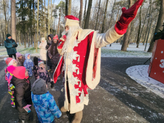 Съемки с Дедом Морозом и елочные игрушки своими руками: в главном парке Красногорска ожила новогодняя сказка
