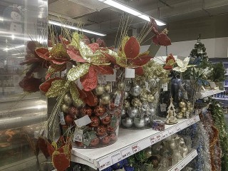 Огненная лошадь торопится, бежит: выбираем правильные украшения на елку на Новый год