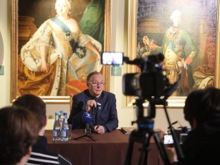 «Послужить Господу и Отечеству»: народный артист Бурляев поговорил с молодежью о миссии творца