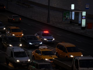 Предпраздничный коллапс: где образовались пробки в Подмосковье и есть ли пути объезда