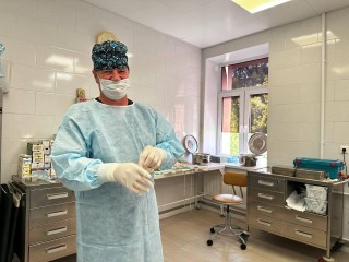 Тысячи спасенных жизней: хирург Воскресенской больницы стал врачом года