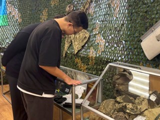 «Лепесток» и вещи из канадской бронемашины: в Электростали открылась экспозиция СВО