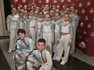 На одной сцене с Шаманом и Лешей Янгером танцевала «Империя»