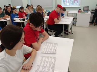 В школе №1 в Котельниках усилили пропускной режим — закрыта калитка у дома №16