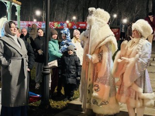 «Как тут удержаться?»: суперфиналистка шоу «Голос» Валентина Яньшина спела на открытии зимнего сезона в Раменском