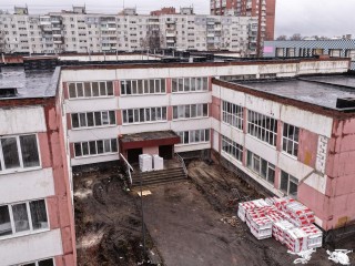 В школе №16 Орехово-Зуева рабочие приступили к ремонту крыши