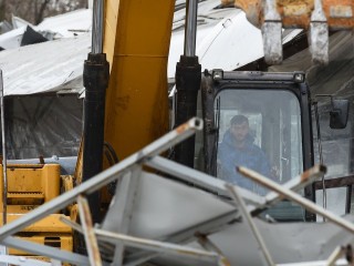 Заброшенную будку железнодорожного смотрителя снесли в районе дубненского ОРСа