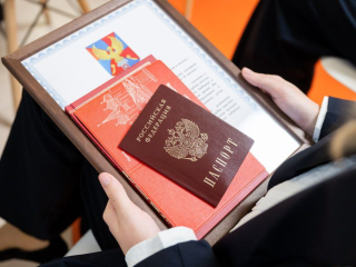 Паспорт и Конституция: в Люберцах 13 подростков стали полноправными гражданами России