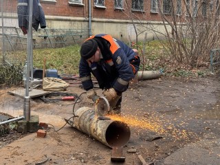 В Одинцове оперативно устраняют прорыв теплотрассы в микрорайоне 5А, тепло скоро вернется