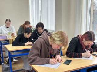 «Мы с вами!»: Студенты Можайского техникума отправили письма бойцам в госпиталь