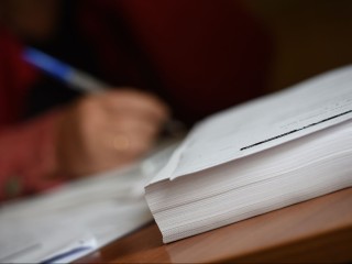 Долги есть, а изъять не смогут: какое имущество запретят забирать у многодетных семей