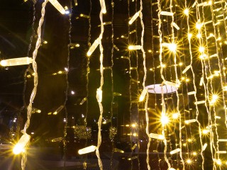 Пожарные предостерегают: не оставляйте электрогирлянду включенной на всю ночь