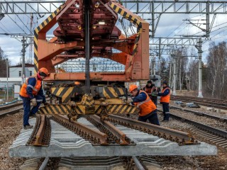 Ремонт без остановки движения: как новая технология позволила провести 70% работ на МЖД без «окон»