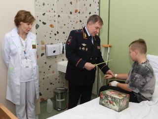 Акция со смыслом: сотрудники Госавтоинспекции исполнили желания детей, пострадавших в ДТП