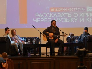 От музыки до живописи: какие еще тайны о себе раскрыл автор рок-хитов Бутусов в Лавре