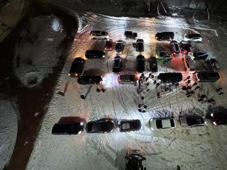 Адресовали космосу «2026»: бронницкие автомобилисты устроили новогодний флешмоб