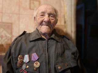 Труженик тыла: ветерана ВОВ из деревни Глядково поздравили с юбилеем