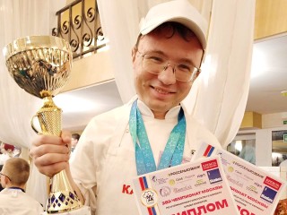 Кулинары из Серпухова покорили жюри московского чемпионата тортами