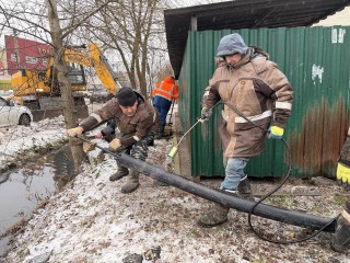 На Сентябрьской в Апрелевке установили мощную насосную станцию для отвода воды