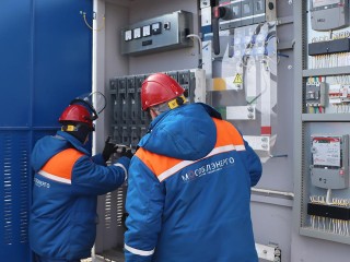 Энергетики устраняют причины отключения света в Загорянском