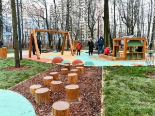 Жители Ольгино поблагодарили администрацию за новую детскую площадку