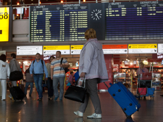 Шереметьево работает в условиях ограничений: часть рейсов ушла на запасные аэродромы