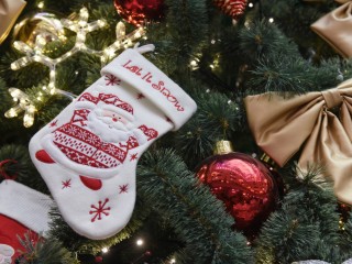 Гирлянды, свечи и аромат ели: как солнечногорцы украшают дома к празднику