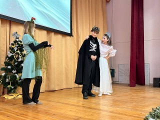 Оригинальную новогоднюю сказку поставили в бронницком автодорожном колледже