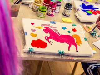 В Лобненской больнице запустили занятия по арт-терапии для паллиативных пациентов